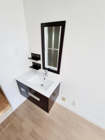 コート・サラ2の独立洗面台