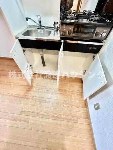 テラスパーク吹田のキッチン|キッチン下収納