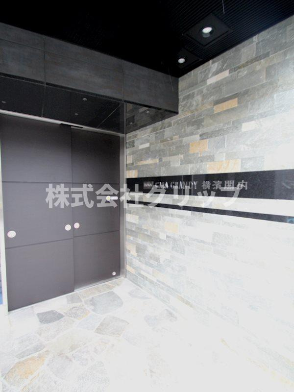 ガーラ・グランディ横濱関内のエントランス