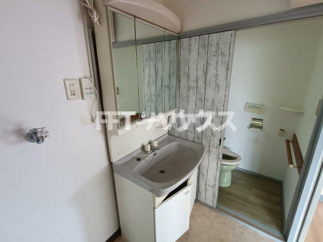 船橋市七林町貸家の洗面所