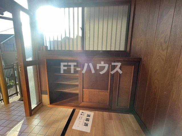 船橋市七林町貸家の玄関