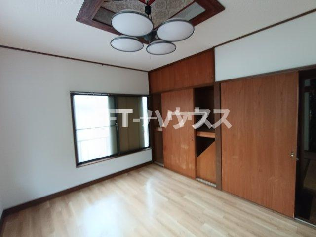 船橋市七林町貸家の洋室