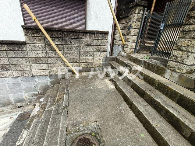 船橋市七林町貸家の駐車場