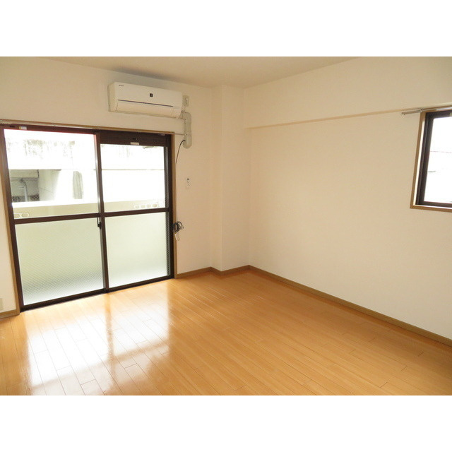 コネクトビルの居間・リビング