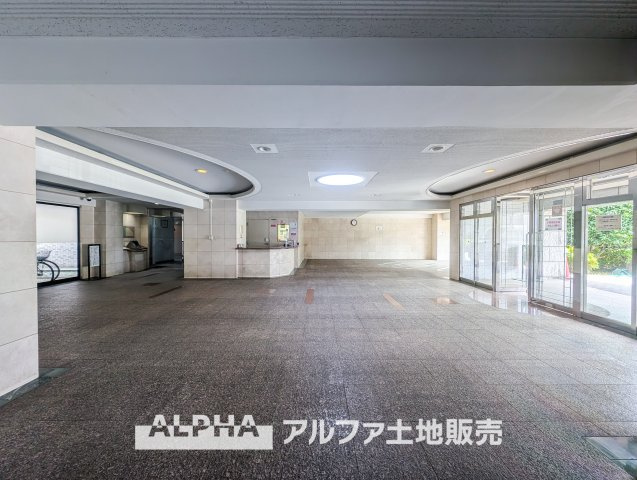 ハイホーム立川一番町のエントランス