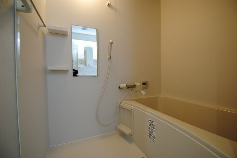 マル義ビルの浴室