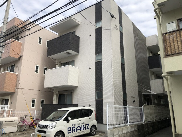 プラウド香住ヶ丘の外観