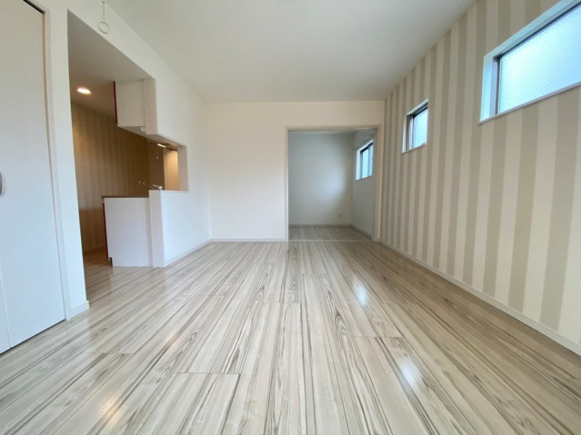 プラウド香住ヶ丘の居間・リビング