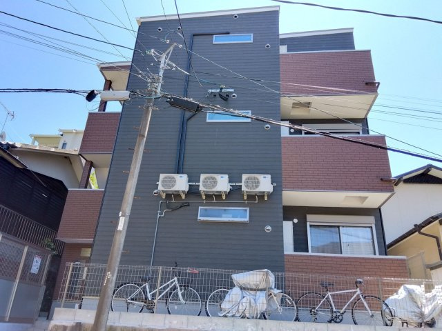CRECIA香椎の外観