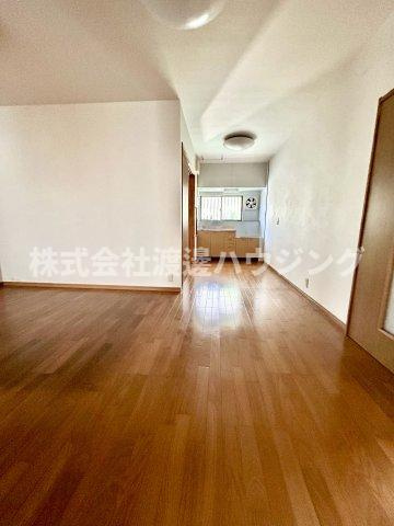 庄内栄町2丁目一戸建の内装