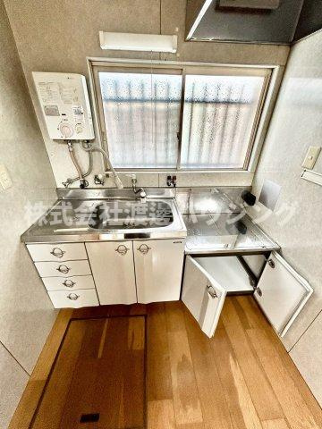 庄内栄町2丁目一戸建のキッチン