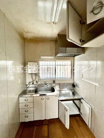 庄内栄町2丁目一戸建のキッチン