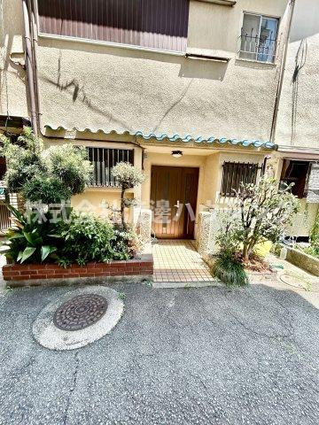 庄内栄町2丁目一戸建のエントランス
