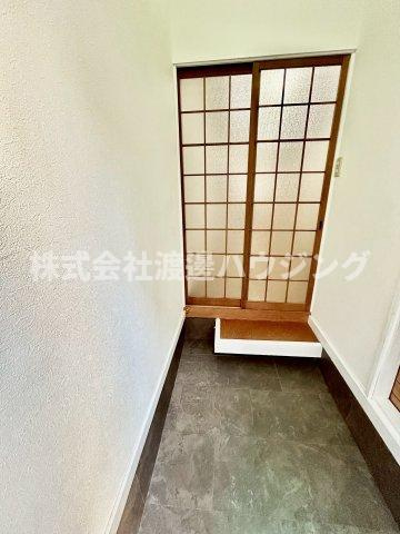 木川西3丁目テラスハウスの玄関