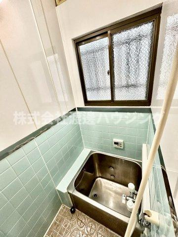 木川西3丁目テラスハウスの浴室