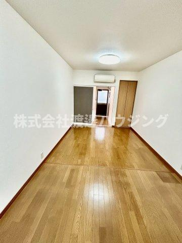 木川西3丁目テラスハウスの居間・リビング