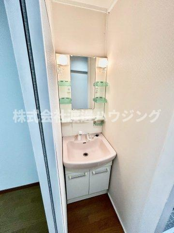 木川西3丁目テラスハウスの洗面所