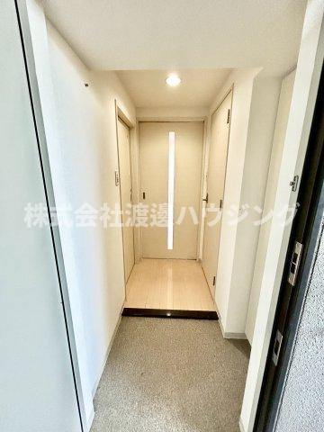 ウィスタリア三国の玄関