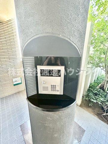 ウィスタリア三国のエントランス|オートロックで安心