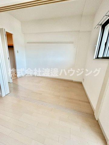 ウィスタリア三国の内装