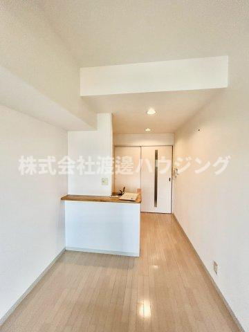 ウィスタリア三国の内装