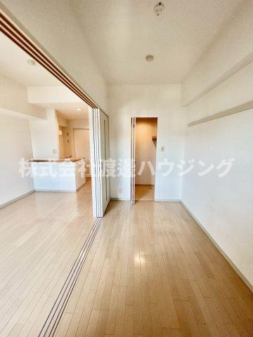 ウィスタリア三国の寝室