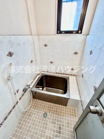 柱本６丁目テラスハウスの浴室