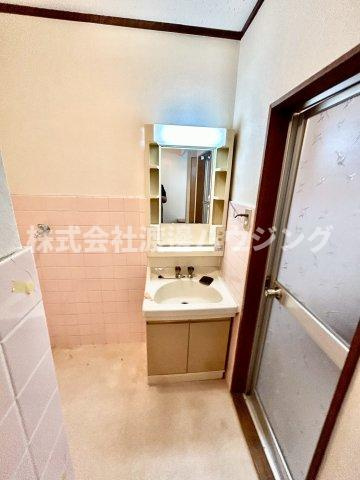 柱本６丁目テラスハウスの洗面所