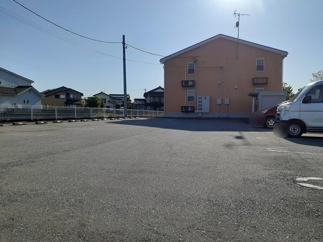 メゾンソレイユの駐車場|カースペースがあります