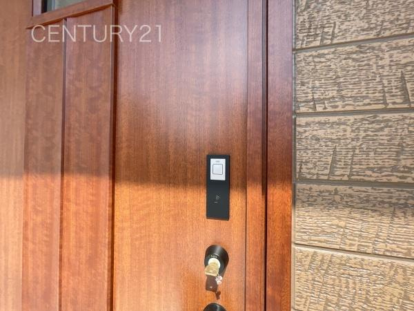 前橋市天川大島町A号棟の玄関|スマートキー付き玄関ドア