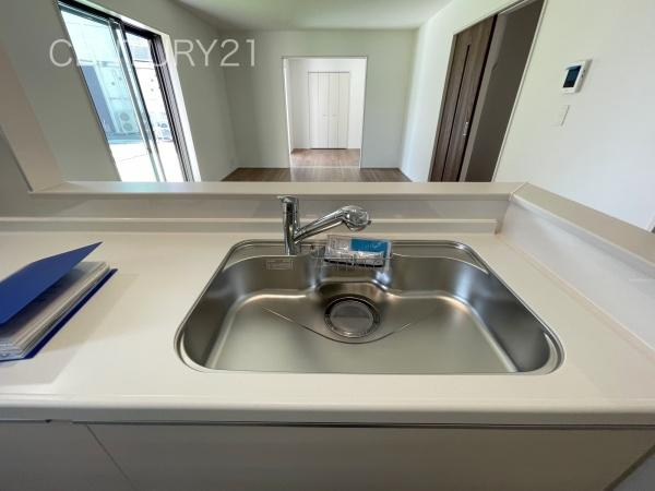 前橋市天川大島町A号棟のキッチン|ビルトイン浄水器付きです。