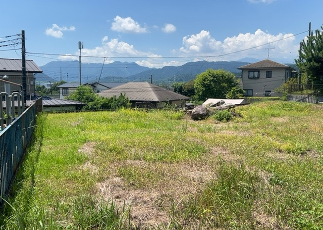 【外観】 | 人が暮らすうえで日光は大切な要素となります。日当たりの良さは譲れないポイントですね。併せて近くに大きな建築物の建築予定がないか、あるいはそれが可能な土地が近くにないか事前に確認することもお勧めします。