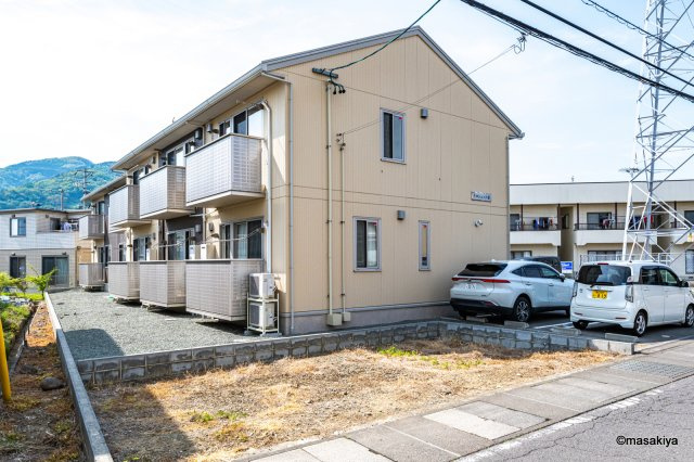 クロシェット栄の外観