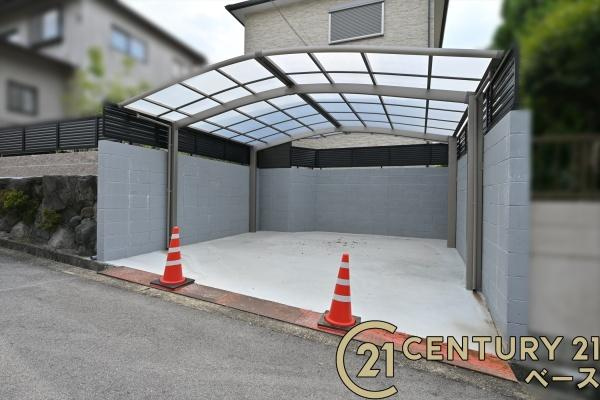 北葛城郡上牧町松里園１丁目　一戸建の駐車場|■現地撮影写真■駐車スペース２台分完備！