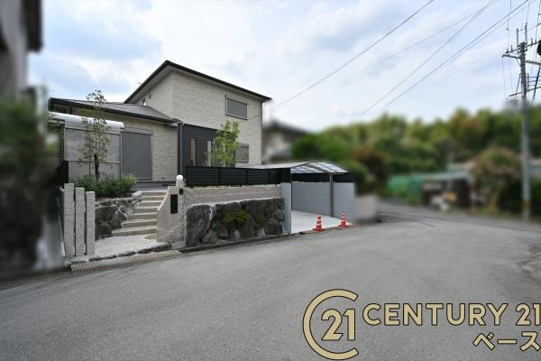 北葛城郡上牧町松里園１丁目　一戸建の前面道路含む現地写真|■現地撮影写真■前面道路約６ｍ以上で車の出し入れも楽々！