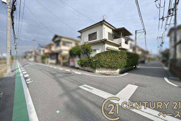 生駒郡斑鳩町目安４丁目の売地の前面道路含む現地写真|■現地撮影写真■二方角地で開放感があります！