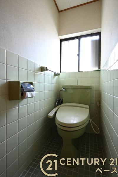 香芝市関屋北７丁目の中古一戸建のトイレ|■現地撮影写真■清潔感ある綺麗なお手洗い！