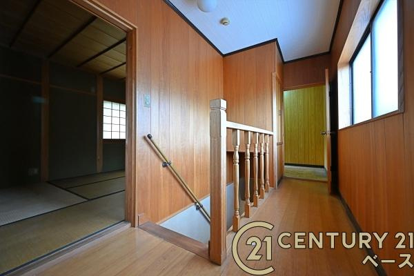 香芝市関屋北７丁目の中古一戸建の内装|■現地撮影写真■こちらは２階廊下部分です！