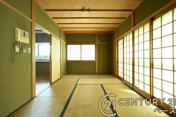 香芝市関屋北７丁目の中古一戸建の和室|■現地撮影写真■ほっこり落ち着ける和室となっております。