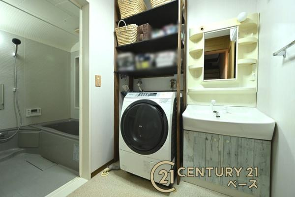 香芝市旭ケ丘４丁目の中古一戸建の独立洗面台|■現地撮影写真■