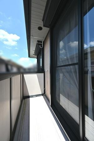 香芝市旭ケ丘４丁目の中古一戸建のバルコニー|■現地撮影写真■日当たりのよいバルコニー！洗濯物もよく乾きます！