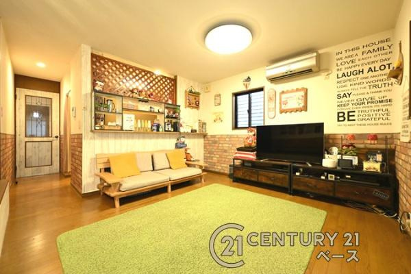 香芝市旭ケ丘４丁目の中古一戸建の居間・リビング