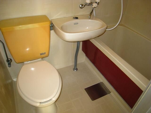 ヘリオス天神町レジデンス第一の浴室