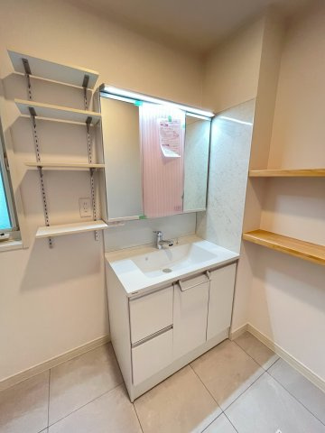 さいたま市緑区大間木二丁目戸建の洗面所