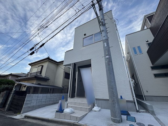 【外観】 | ふじみ野市南台2丁目　未入居一戸建住宅　全2棟　(ふじみ野店) | 2025年12月撮影
東武東上線「上福岡」駅徒歩12分！
全居室6帖以上の広々とくつろげるお住まいです。