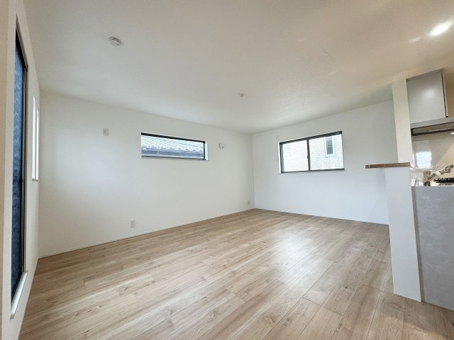 【居間・リビング】 | ふじみ野市南台2丁目　未入居一戸建住宅　全2棟　(ふじみ野店) | 2階リビングにつき、外からの視線を気にすることなくリラックスできます。