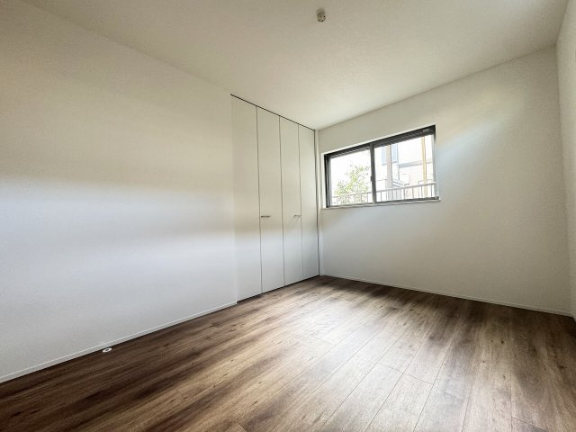 【洋室】 | ふじみ野市南台2丁目　未入居一戸建住宅　全2棟　(ふじみ野店) | 洋室6.0帖。
全居室6帖以上と、ご家族それぞれのプライベート空間をしっかりと確保できる間取りです。