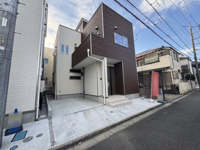 【外観】 | ふじみ野市南台2丁目　未入居一戸建住宅　全2棟　(ふじみ野店) | 2025年12月撮影
東武東上線「上福岡」駅徒歩12分！
全居室6帖以上の広々とくつろげるお住まいです。