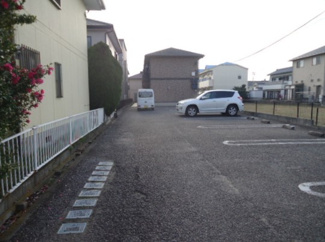 【駐車場】