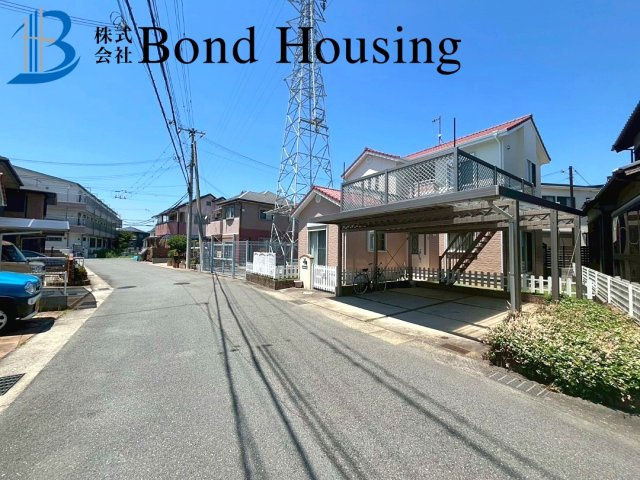 お車2台駐車可・お庭のある良質中古戸建　二見町東二見の前面道路含む現地写真